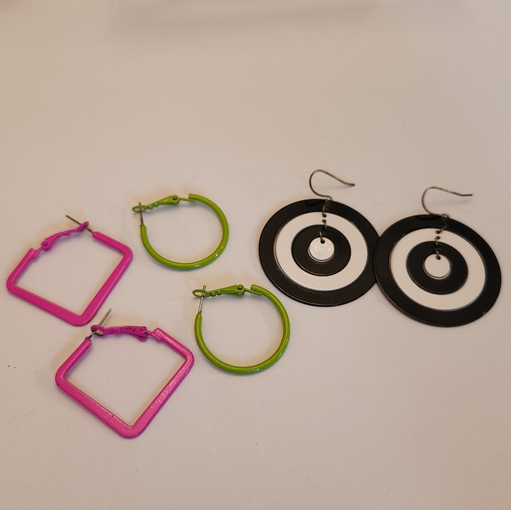 100% Original 80s earrings pink green black pierced